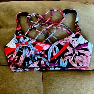 Lululemon Free to Be in paradise floral